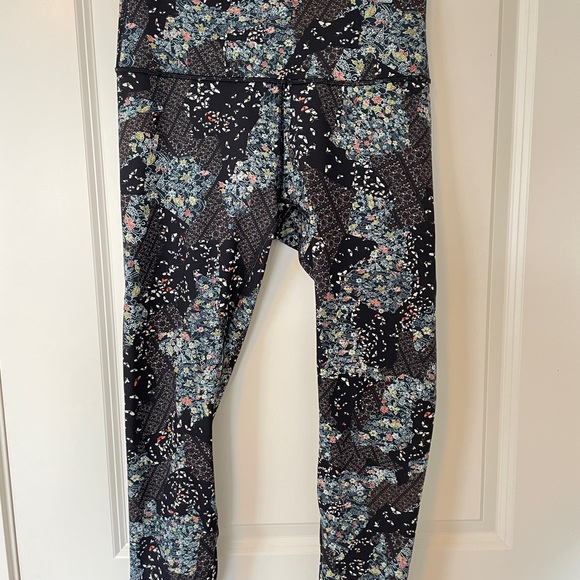 Lululemon Wunder Under Hi-Rise 7/8 tight 25” - Picture 2 of 4